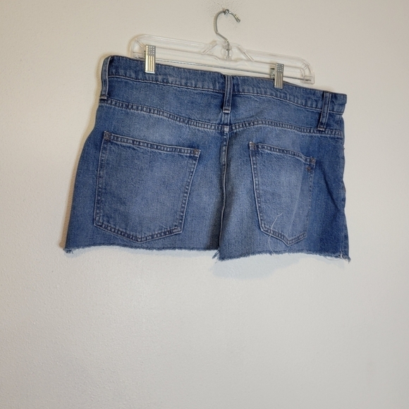Madewell size 33 denim mini cut off skirt - Picture 2 of 4